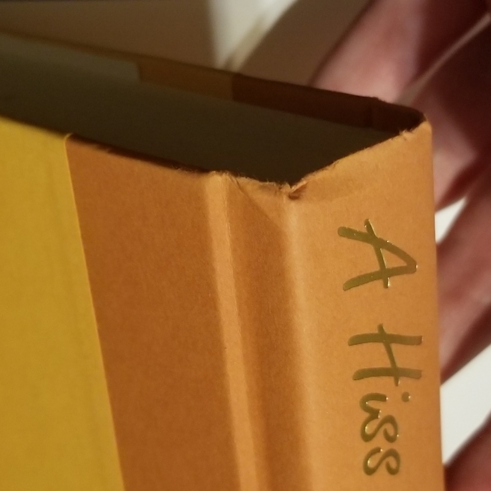 VGUC A Hiss Before Dying Mrs. Murphy mystery hardcover - Picture 10 of 11